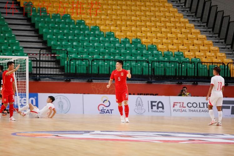 中国国家男子五人制足球队走进深圳南湾学校 中国国家男子五人制足球队走进深圳南湾学校