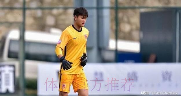 欧洲球探关注李昊表现,185万欧身价被指过高,估值仅30-50万欧 欧洲球探关注李昊表现,185万欧身价被指过高,估值仅30-50万欧