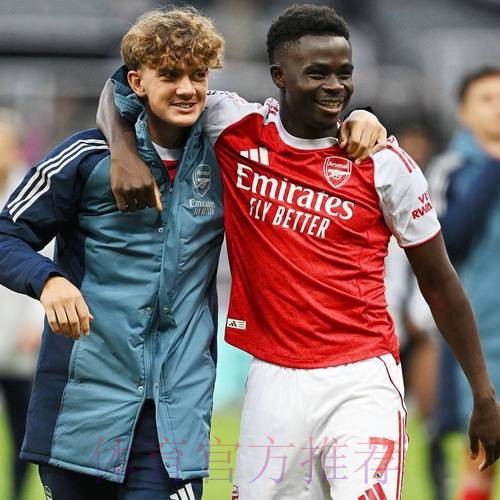 萨卡续约周薪30万英镑成阿森纳顶薪,六名队友周薪超20万 萨卡续约周薪30万英镑成阿森纳顶薪,六名队友周薪超20万