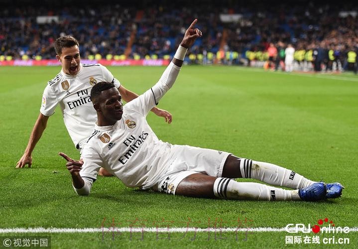 齐达内:确实想打对方身后 高兴维尼修斯能进球 齐达内:确实想打对方身后 高兴维尼修斯能进球